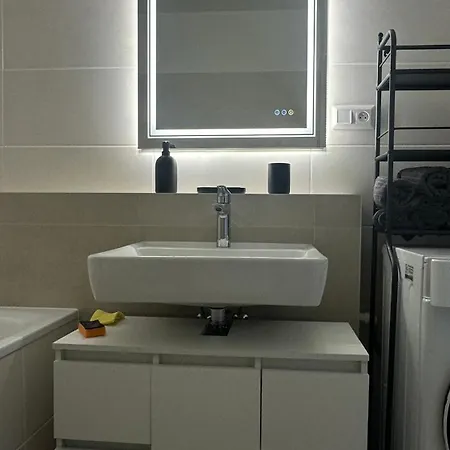 Apartment Magnolia Terrace - Free Parking, Family & Sport Friendly Area