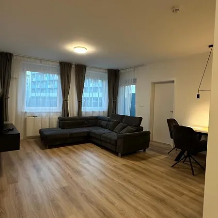 Magnolia Terrace - Free Parking, Family & Sport Friendly Area Apartment Bratislava