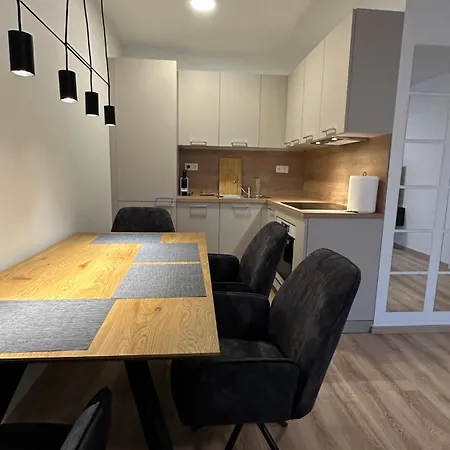 Magnolia Terrace - Free Parking, Family & Sport Friendly Area * Bratislava