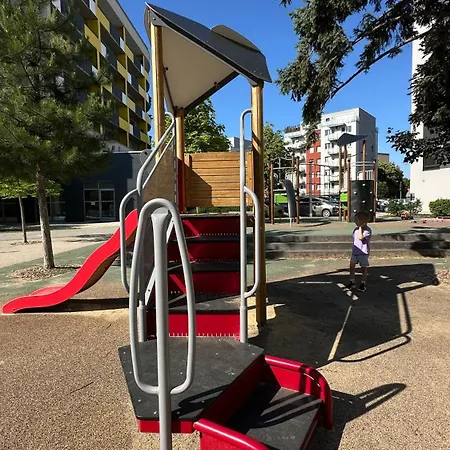 Magnolia Terrace - Free Parking, Family & Sport Friendly Area Apartment Bratislava