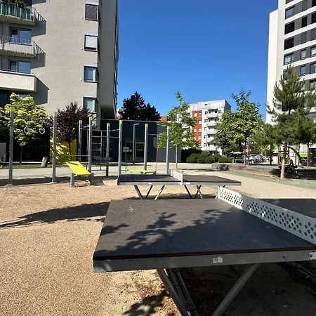 Daire Magnolia Terrace - Free Parking, Family & Sport Friendly Area Bratislava