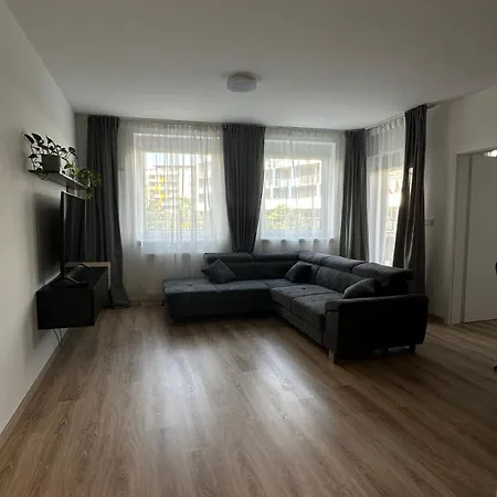 Apartmán Magnolia Terrace - Free Parking, Family & Sport Friendly Area *