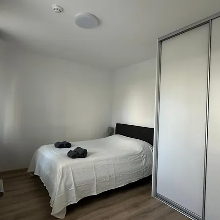 Magnolia Terrace - Free Parking, Family & Sport Friendly Area Apartman Pozsony
