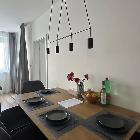 Magnolia Terrace - Free Parking, Family & Sport Friendly Area Apartment *