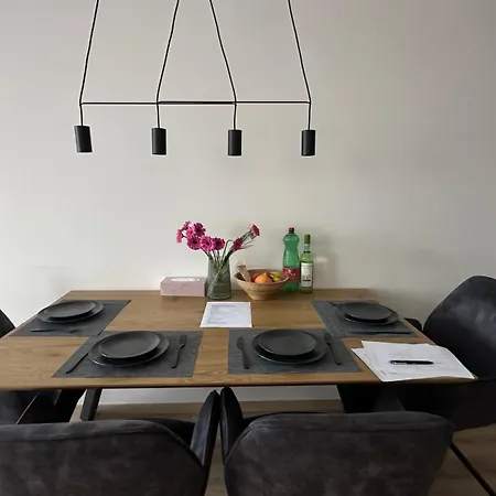 Magnolia Terrace - Free Parking, Family & Sport Friendly Area *