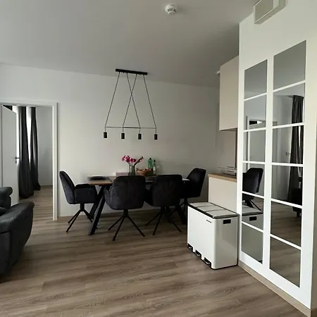 Magnolia Terrace - Free Parking, Family & Sport Friendly Area *