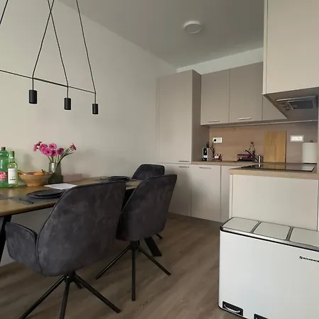 Apartman Magnolia Terrace - Free Parking, Family & Sport Friendly Area *