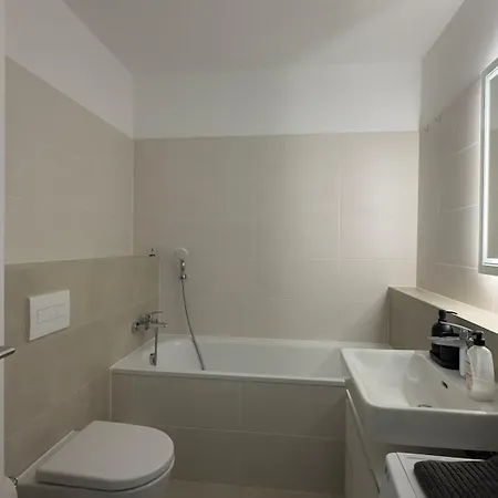 Magnolia Terrace - Free Parking, Family & Sport Friendly Area Apartment Bratislava
