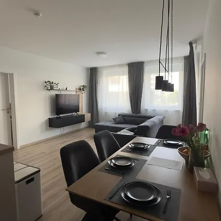 Magnolia Terrace - Free Parking, Family & Sport Friendly Area Apartment