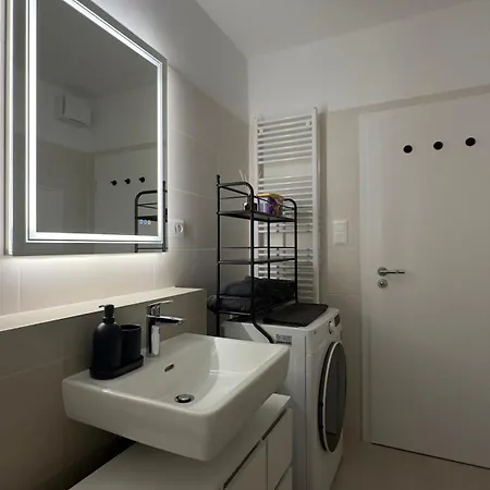 Magnolia Terrace - Free Parking, Family & Sport Friendly Area * Bratislava