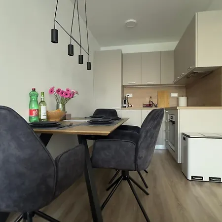 Apartment Magnolia Terrace - Free Parking, Family & Sport Friendly Area