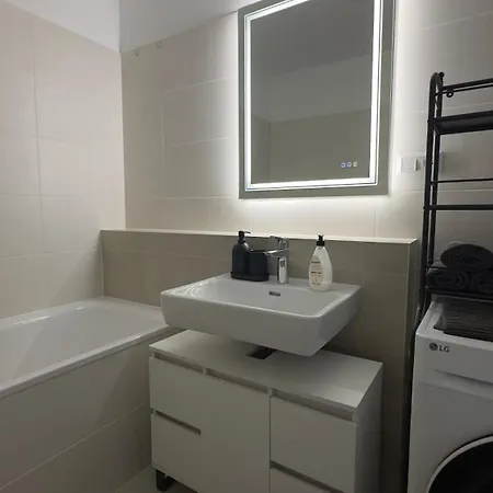 Magnolia Terrace - Free Parking, Family & Sport Friendly Area Appartamento *